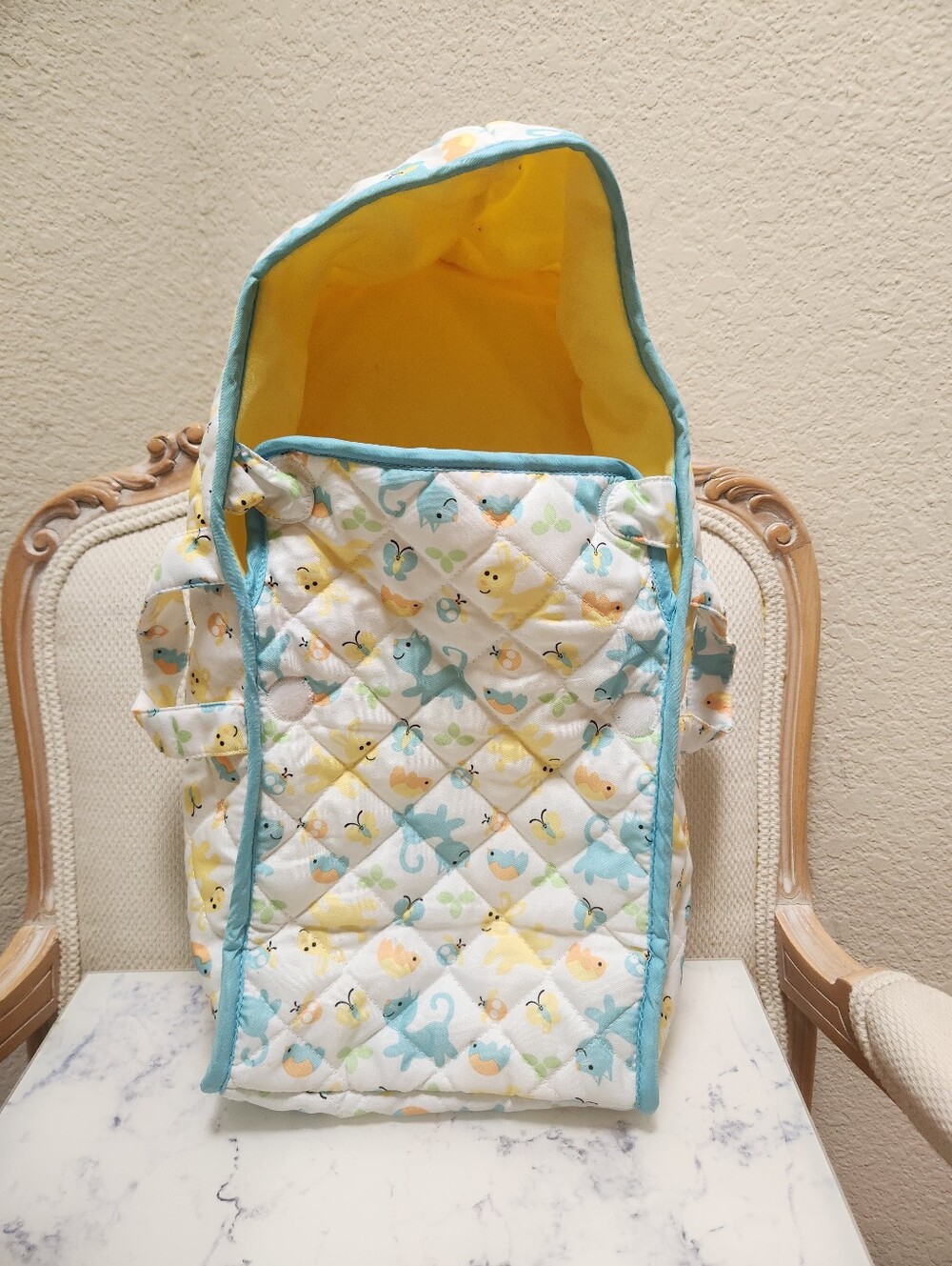 Melissa & Doug Lined Bassinet Baby Doll Bed Carrier Blue White Yellow TOY